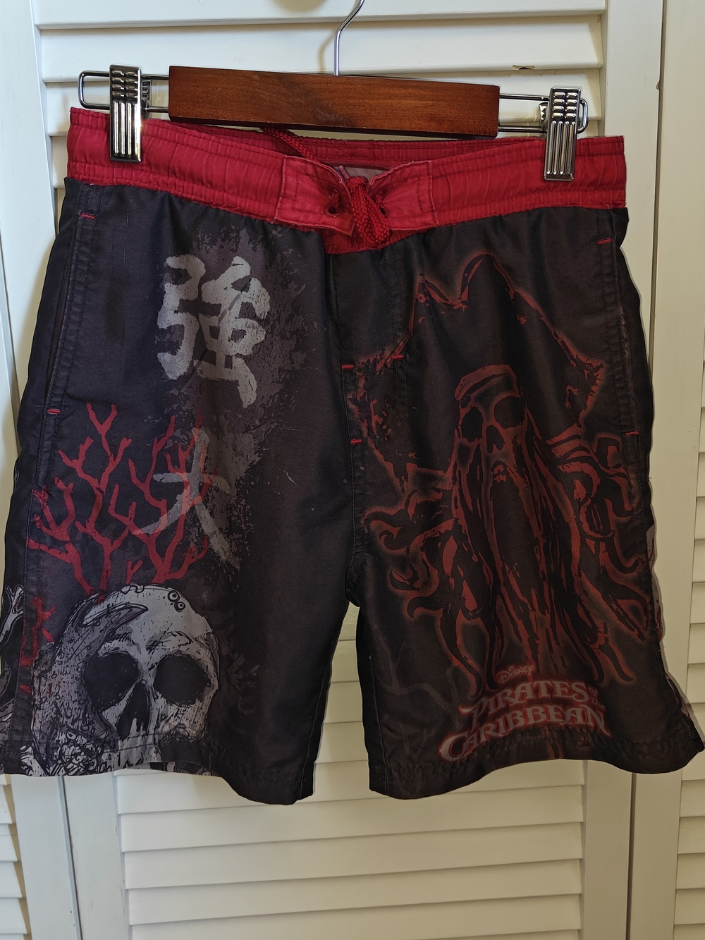 Disney Pirates of the Caribbean Black and Red Boys Swim Trunks Size 4/5